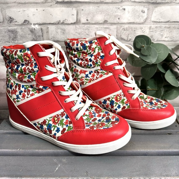 Mudd High Top Hidden Wedge Lace Up Floral Print Sneaker Sz 8M - Picture 1 of 13